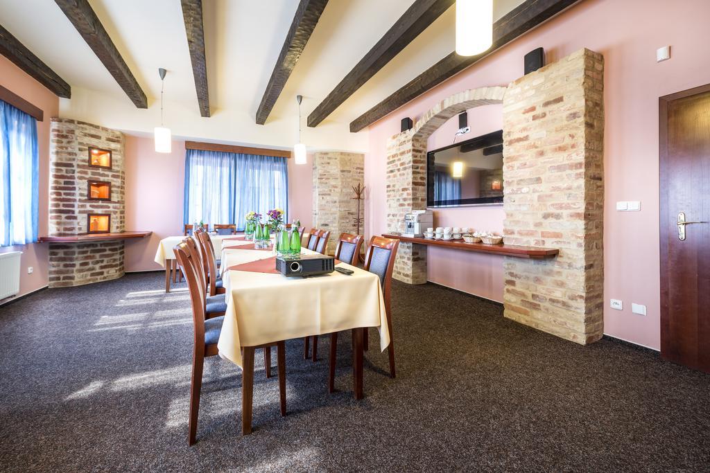 ולהראד Hotel Skanzen מראה חיצוני תמונה