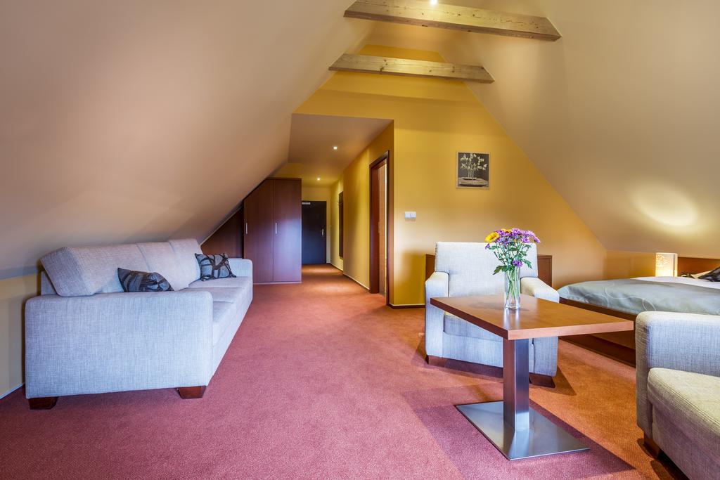 ולהראד Hotel Skanzen מראה חיצוני תמונה