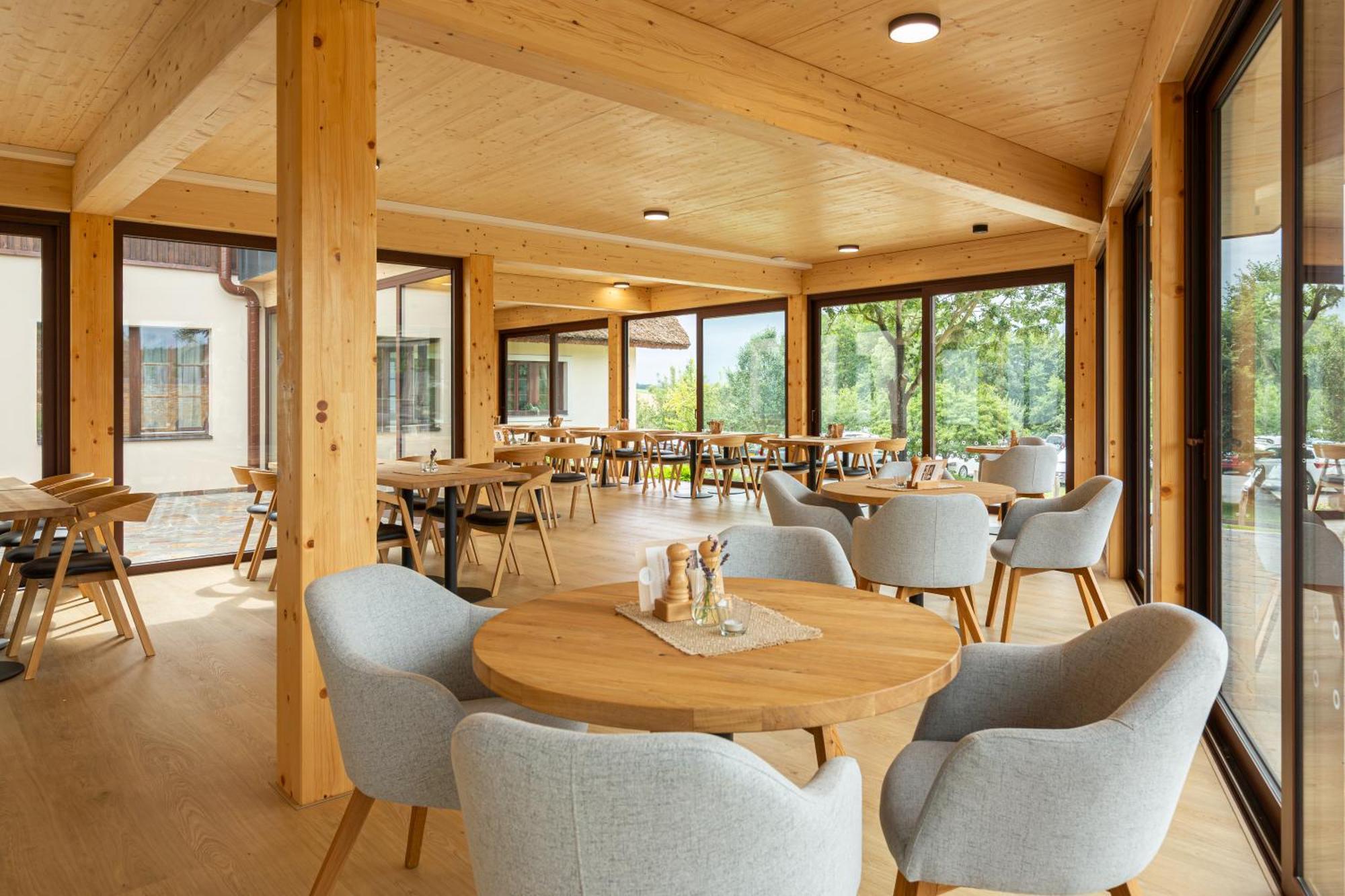 ולהראד Hotel Skanzen מראה חיצוני תמונה