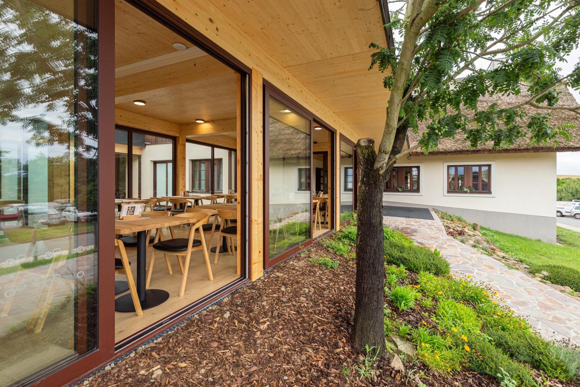 ולהראד Hotel Skanzen מראה חיצוני תמונה